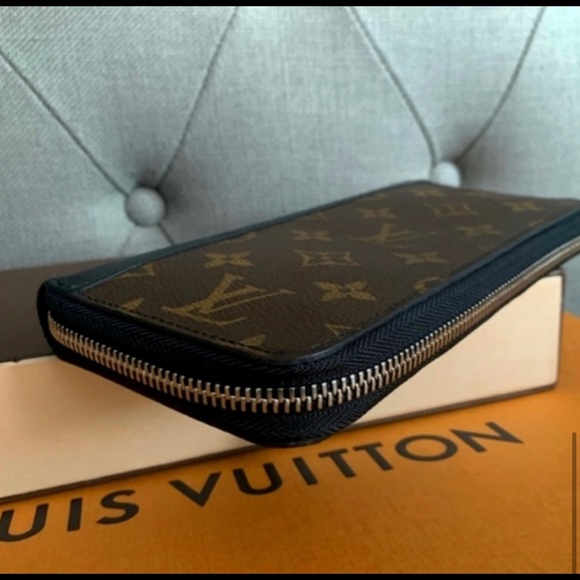 100% authentic Louis Vuitton ZIPPY Monogram Macassar wallet - Picture 8 of 15